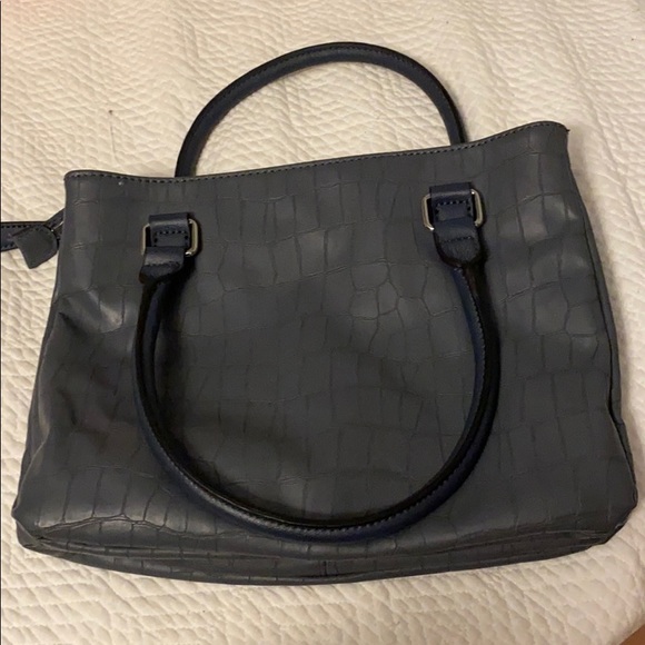 Guess Purse - Picture 3 of 3